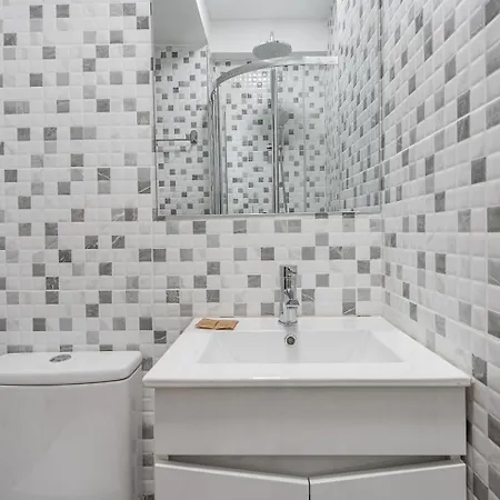 Guestready - Practical Hideout In Gaia *